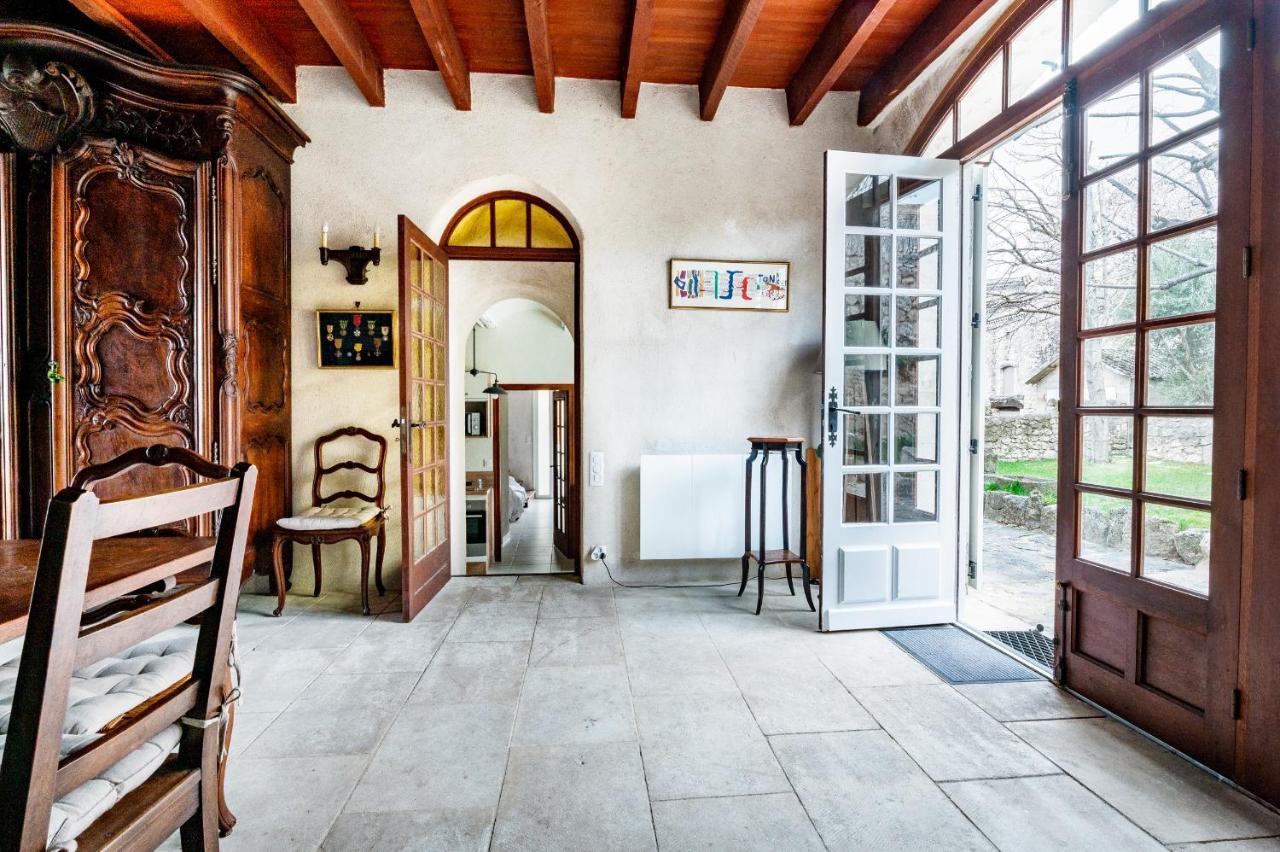 La Closerie D'Escalin Gite 12 Personnes Et Jacuzzi La Garde-Adhémar Exterior foto