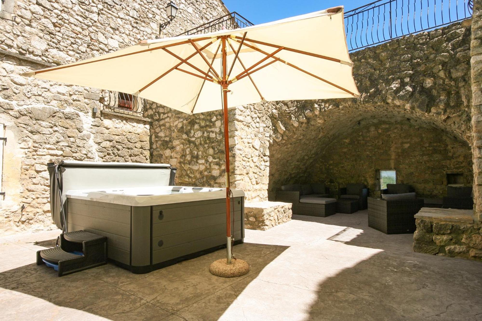 La Closerie D'Escalin Gite 12 Personnes Et Jacuzzi La Garde-Adhémar Exterior foto