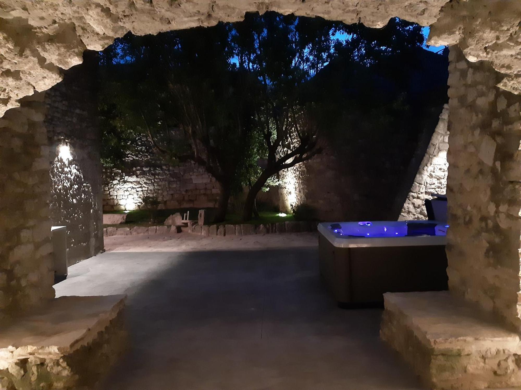 La Closerie D'Escalin Gite 12 Personnes Et Jacuzzi La Garde-Adhémar Exterior foto